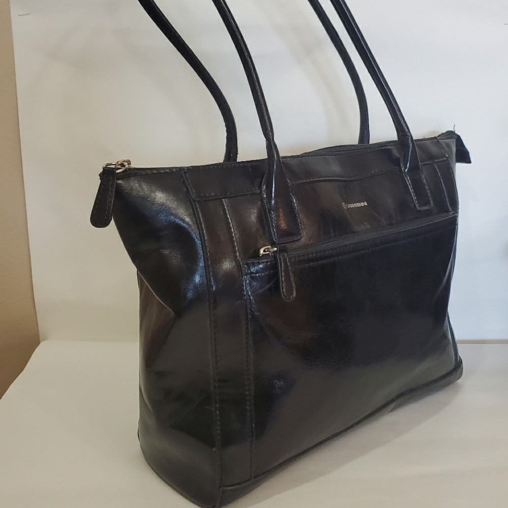 Gianni Bini leather shoulder bag
